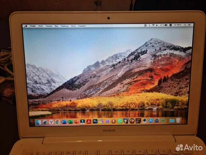 Macbook 2010 a1342 почти новый