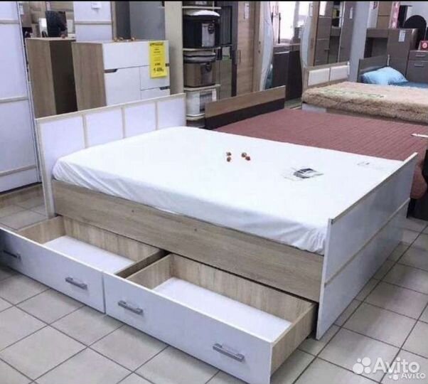 Кровать 1400х2000 с ящиком и матрасом