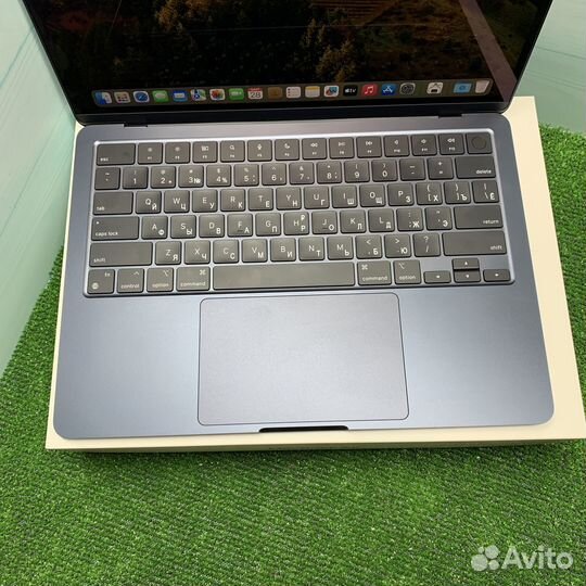 Ноутбук MacBook Air 2022 M2/8gb/256gb