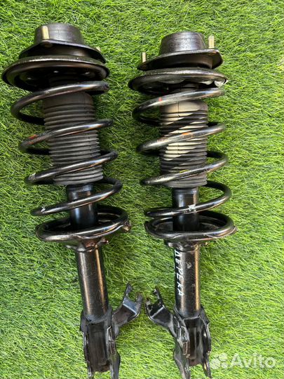 Стойки передние Nissan bluebird u12