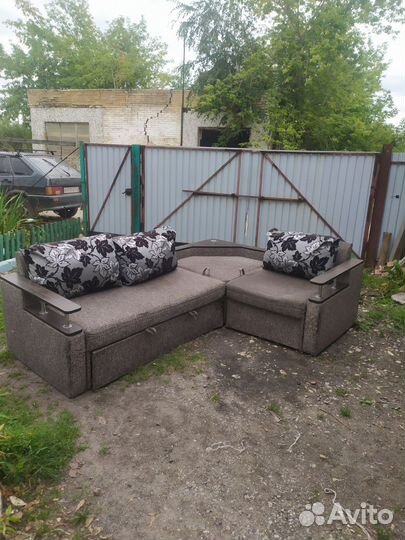 Большой угловой диван бу