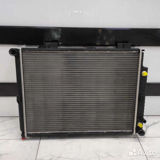 Радиатор охлаждения двигателя MB W164 ML