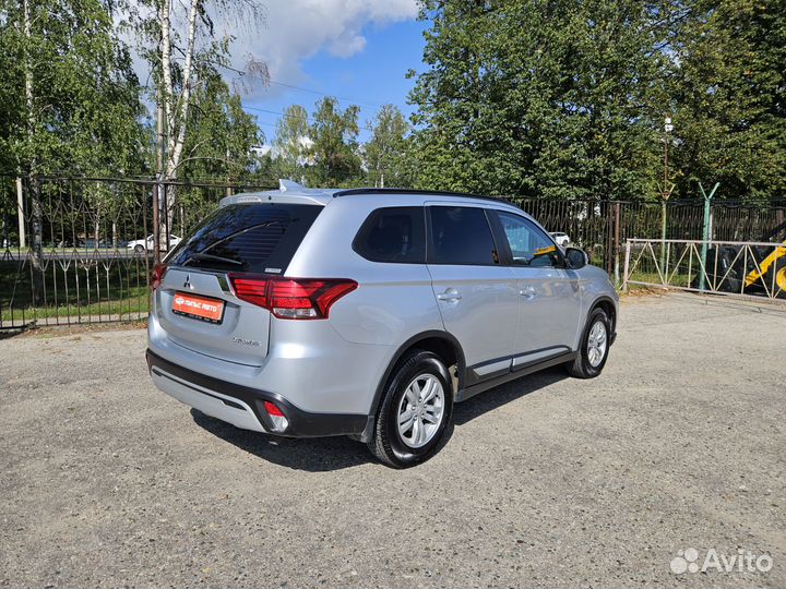 Mitsubishi Outlander 2.0 CVT, 2022, 40 600 км