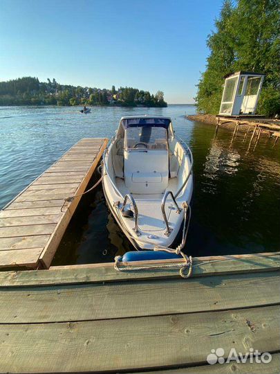 Лодка Дельта М5