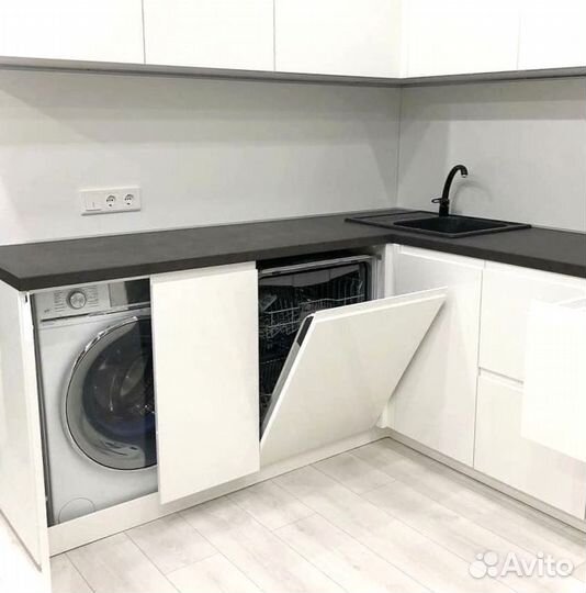 Кухня до потолка