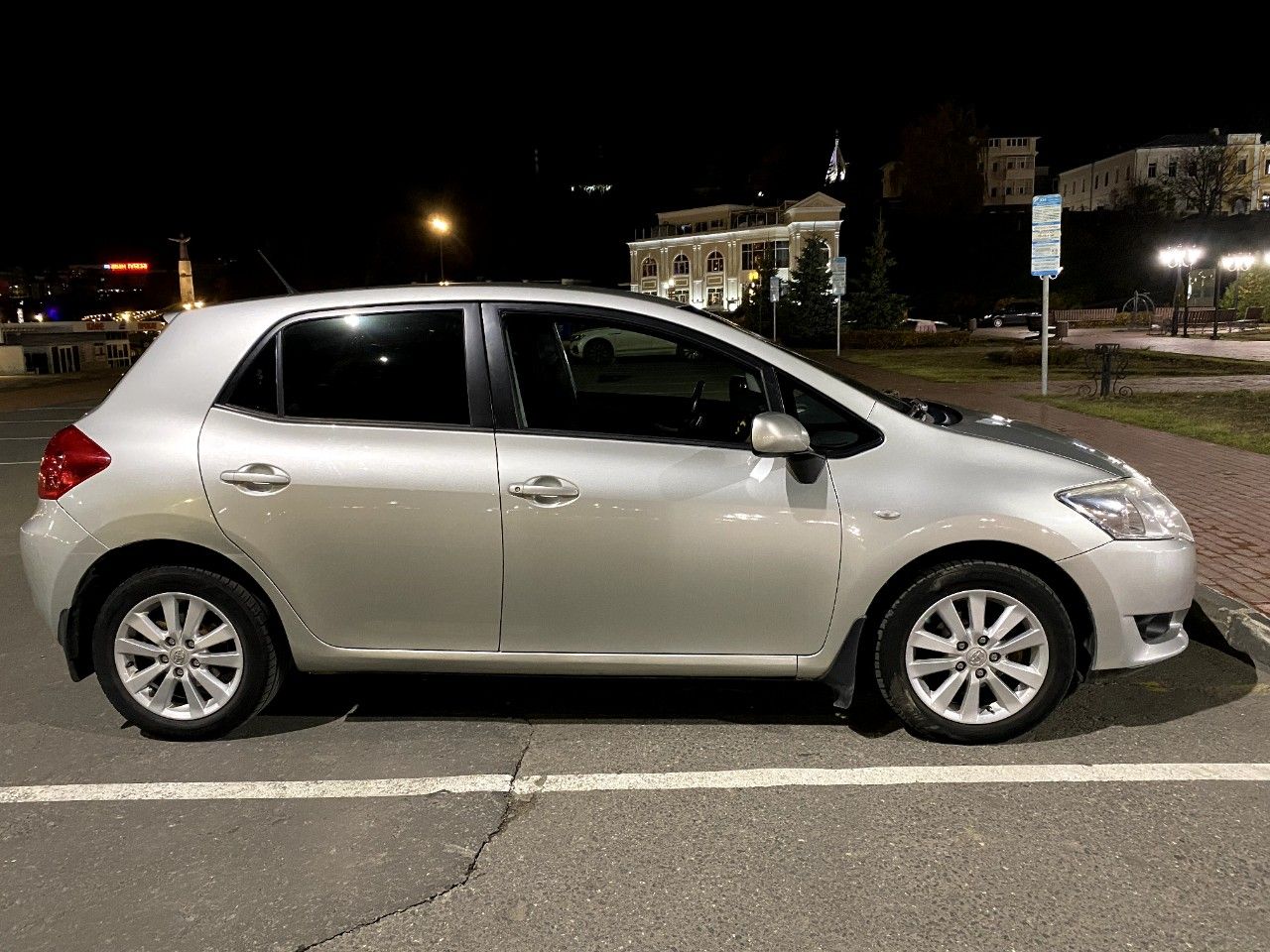 Toyota Auris: фото владельца