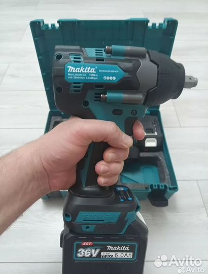 Гайковёрт аккумуляторный Makita 700N/M