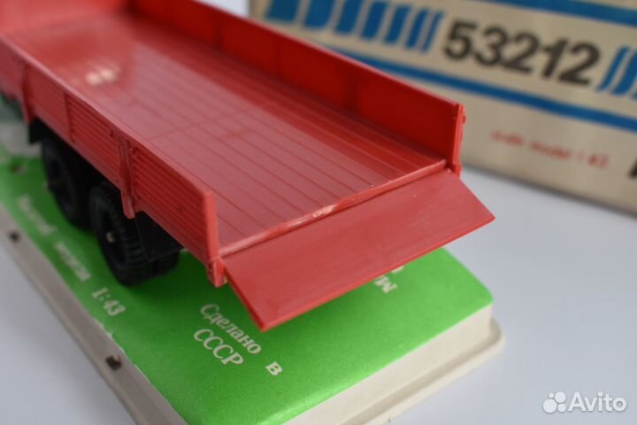 Камаз 53212 в боксе Модель 1:43 Элекон СССР