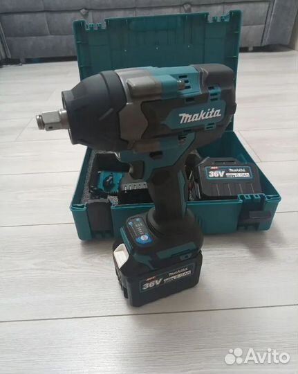 Гайковёрт аккумуляторный Makita 700N/M