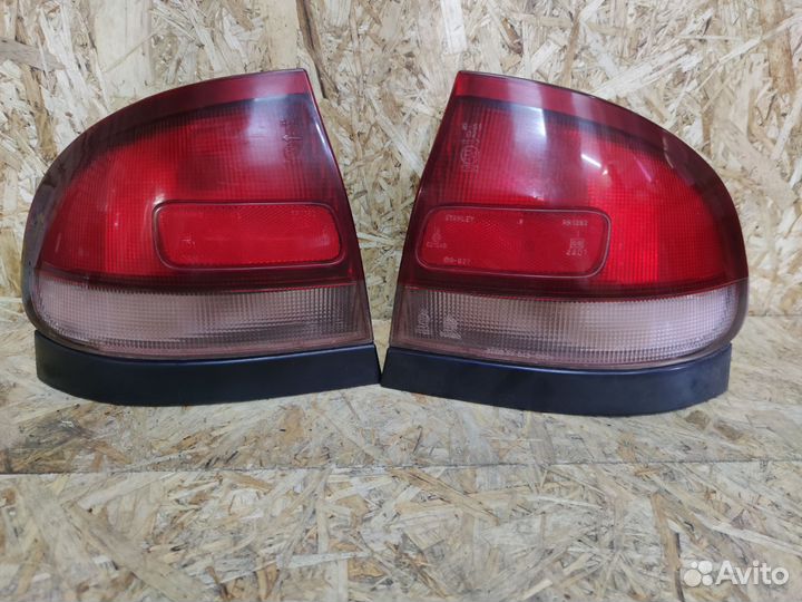 Задние фонари Mazda 626