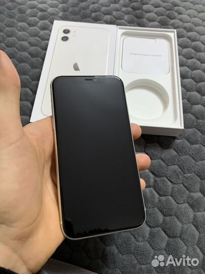 iPhone 11, 64 ГБ