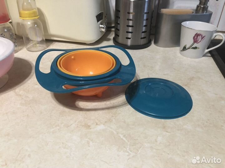 Бутылки и тарелки