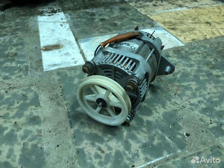 Электродвигатель от машинки Ардо
