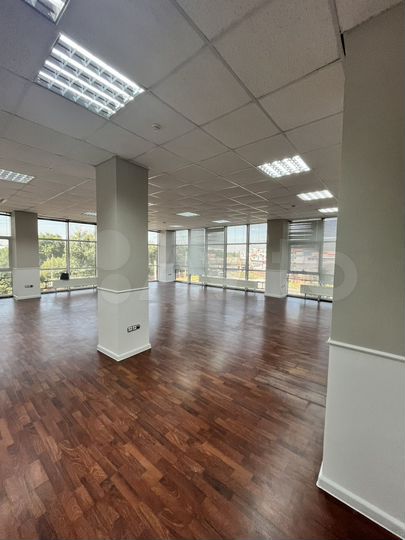 Офис, шоу-рум, представительство, юристы 91 м²