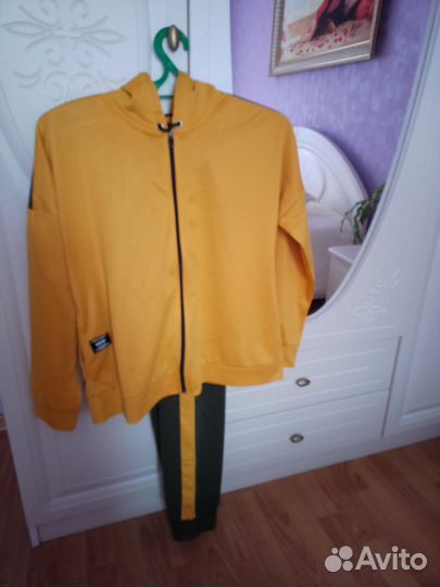 Спортивный костюм женский новый