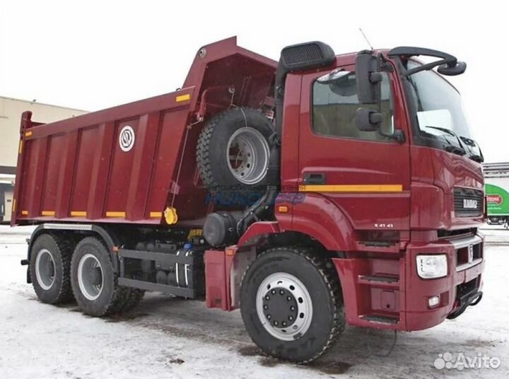 Водитель самосвала