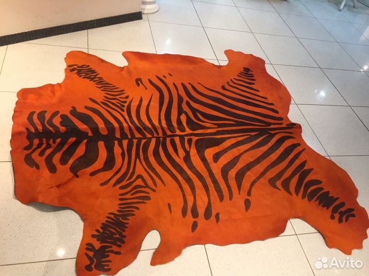 Шкура натуральная, стилизованная под Зебру