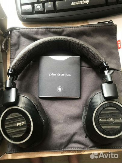 Bluetooth наушники Plantronics BackBeat Pro 2