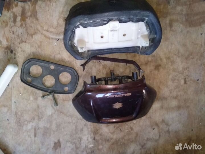 Спинка для макси скутера Suzuki SkyWave 650