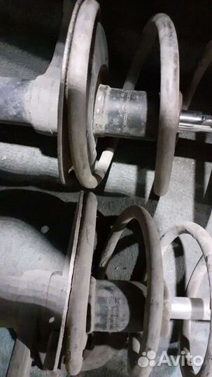 Передние стойки