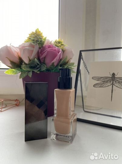 Burberry Тональная основа для макияжа