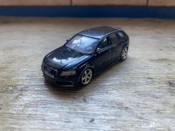 Модель Audi Rs3 Rmz Uni 1/43