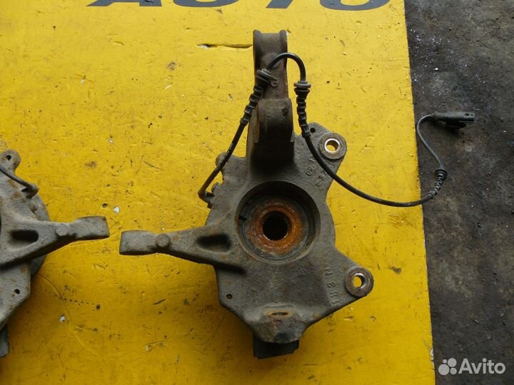 Кулак передний для Renault Grand Scenic III