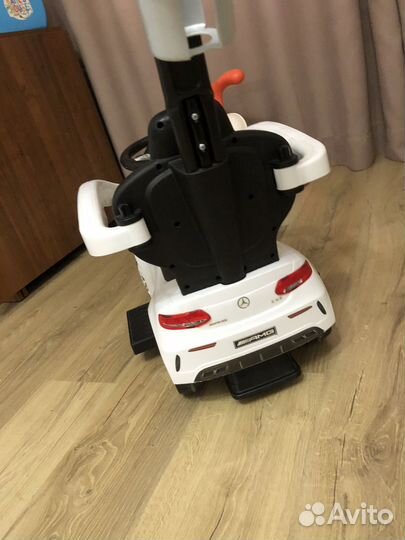 Машинка каталка с ручкой mercedes