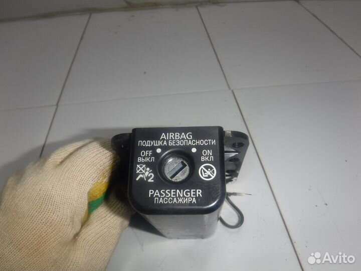 Выключатель Mitsubishi L200 4