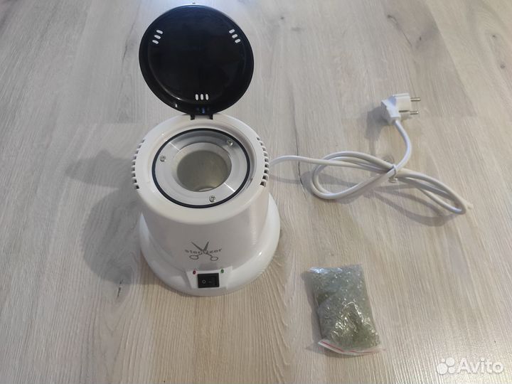 Новый стерилизатор для маникюра, педикюра