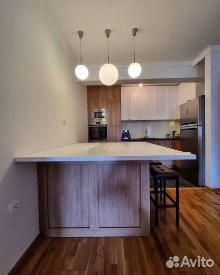 Кухня на заказ Фасады эмаль и шпон