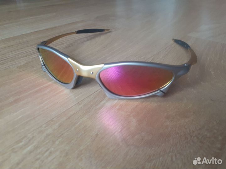 Oakley Penny