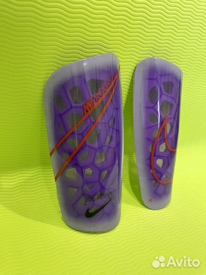 Щитки футбольные nike