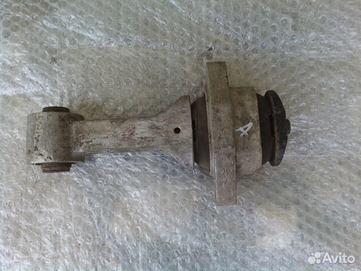 Хундай Солярис - нижняя опора двигателя