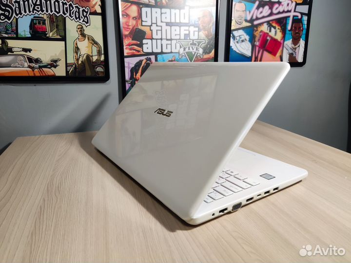 Игровой ноутбук Asus i3-8/ssd/hdd/mx130/full hd