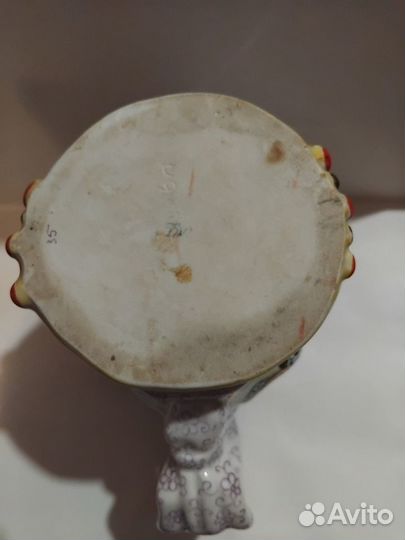 Фарфоровая статуэтка