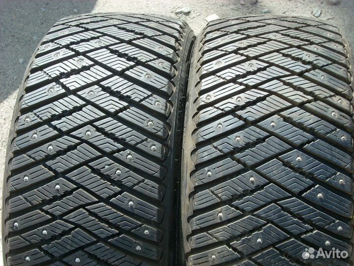 Goodyear Ultragrip Ice Arctic 235/40 R18 95T