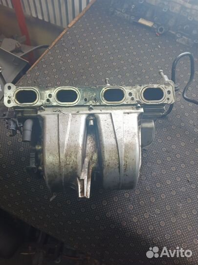 Впускной коллектор opel Astra z16hep