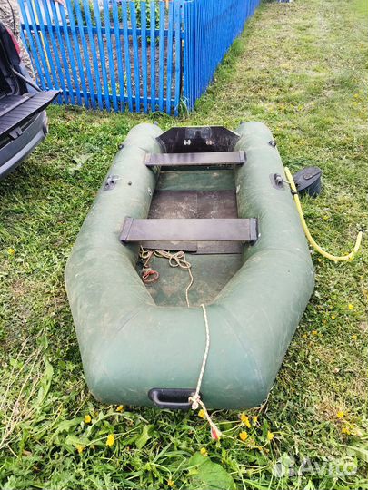 Надувная лодка с электромотором