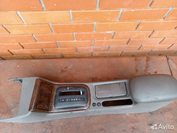 Подлокотник на даево леганза 2.0л