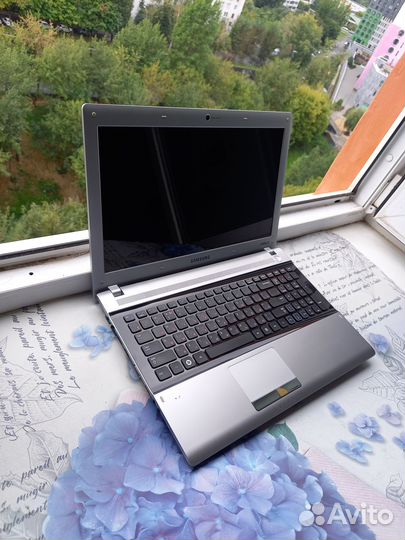 Мощный Samsung Core i5/6GB/GeForce