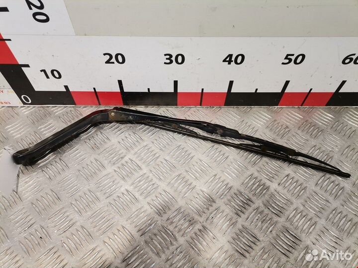 Щеткодержатель задний Nissan X-Trail T30 рест