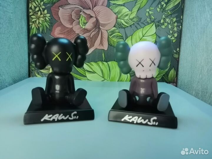 Kaws в машину #1