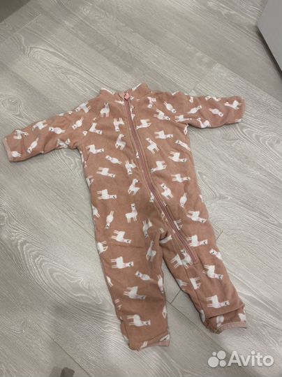 Вещи на девочку (безрукавка, комбинезон)