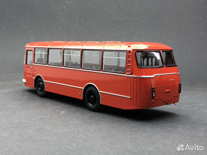 Лаз 695Н Скарлет Demprice 1:43