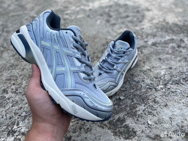 Кроссовки asics