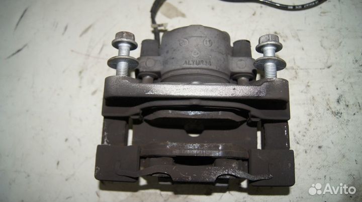 Суппорт FL (пробег 42767) BMW 530i F10 (Тормозная