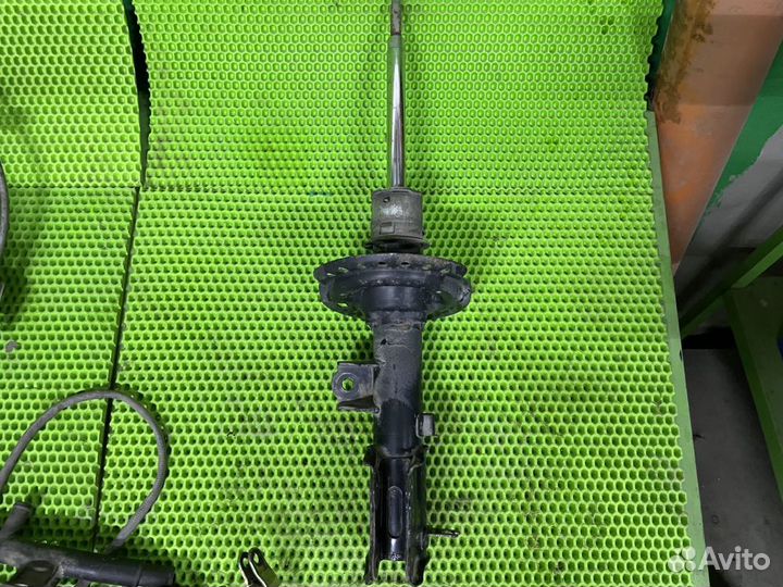 Амортизатор передний левый Hyundai Solaris 2011-20