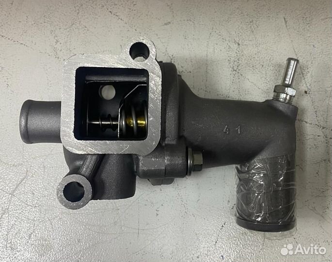 Термостат с корпусом дв 405 Е-3 в сборе