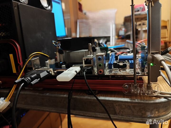 Материнская плата с процессором и памятью